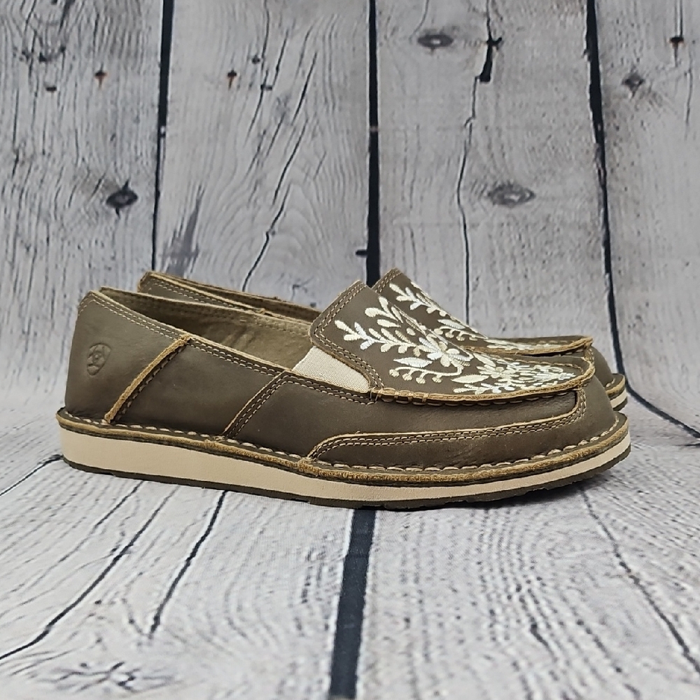 Ariat Cruiser NWOT Women's Brown/Tan Floral Slip On Loafers Size 9B